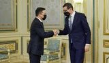 Зеленский обсудил с Моравецким поставку газа в Украину через польские LNG-терминалы