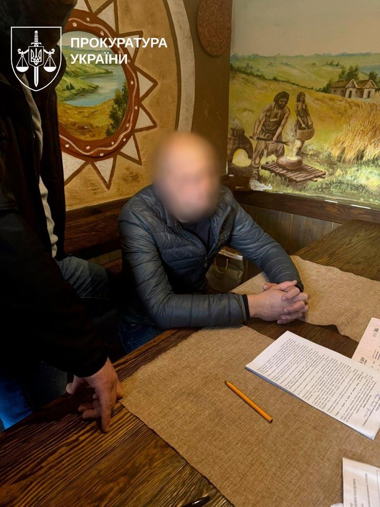 Посадовця Укрзалізниці викрили на хабарі у $100 тисяч