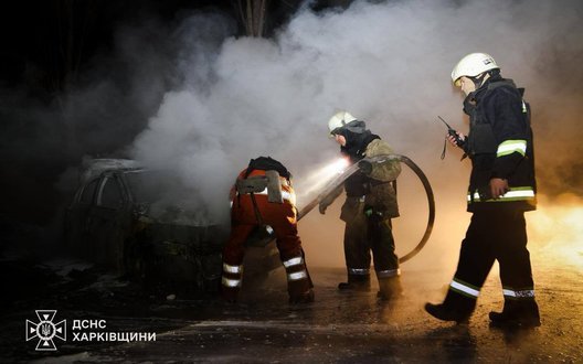 У Харкові російський безпілотник влучив у багатоповерхівку