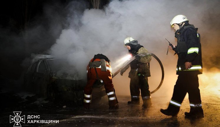 У Харкові російський безпілотник влучив у багатоповерхівку