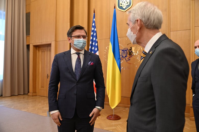Делегація Конгресу США прибула з візитом до Києва 01