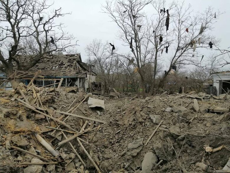 Occupiers hit Novovoskresenske in Kherson region, residential building was hit, there are victims 02