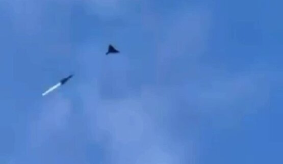 зенітна ракета за мить до влучання у Шахед