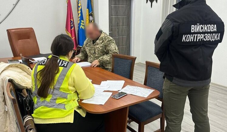 Воїнів 211 бригади залучали до зведення приватного будинку: повідомлено про підозру командиру військової частини, - Нацполіція. ФОТОрепортаж