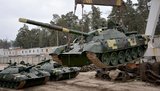 Київський бронетанковий завод відвантажив партію з 15 відремонтованих танків Т-72. ФОТО