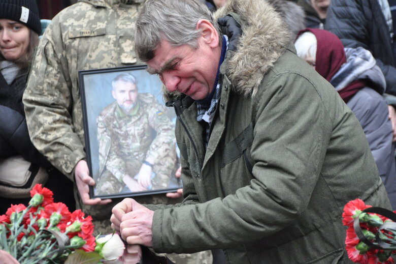 Із українським захисником та одним із розробників гри S.T.A.L.K.E.R Володимиром Єжовим, який загинув у боях під Бахмутом, попрощалися в Києві 20
