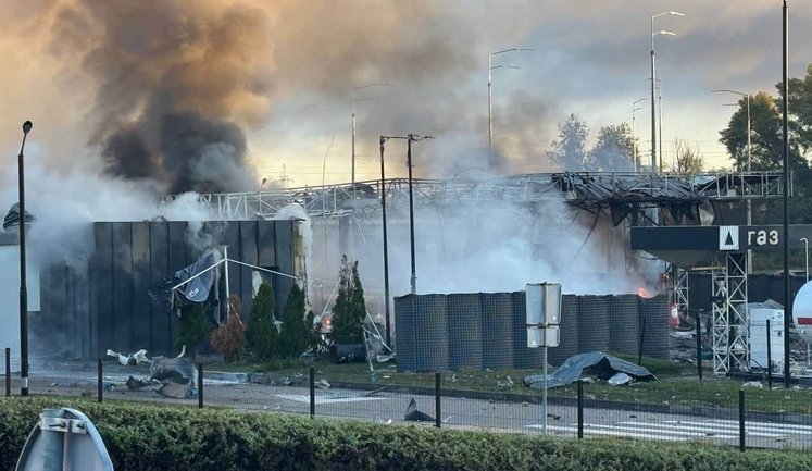 Russia attacks Kyiv with drones: two killed, 45 injured, two gas stations and warehouse damaged. VIDEO (updated)