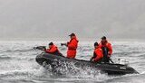 Путин с четвертой попытки подстрелил кита и взял у него анализ. ФОТОрепортаж.