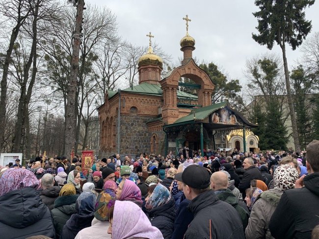 Традиционная реакция церкви, актуальная в условиях распространения коронавируса, - крестный ход прошел в Виннице 03