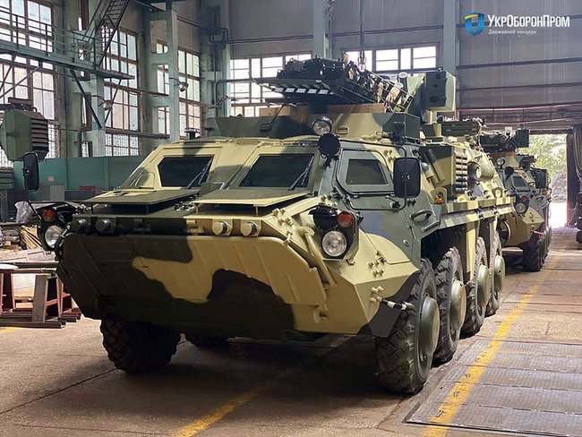 Четыре новых бронетранспортера БТР-4Е переданы ВСУ, - Укроборонпром 01