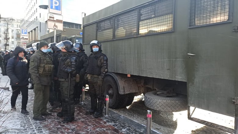 Печерський суд обирає запобіжний захід Порошенку 36