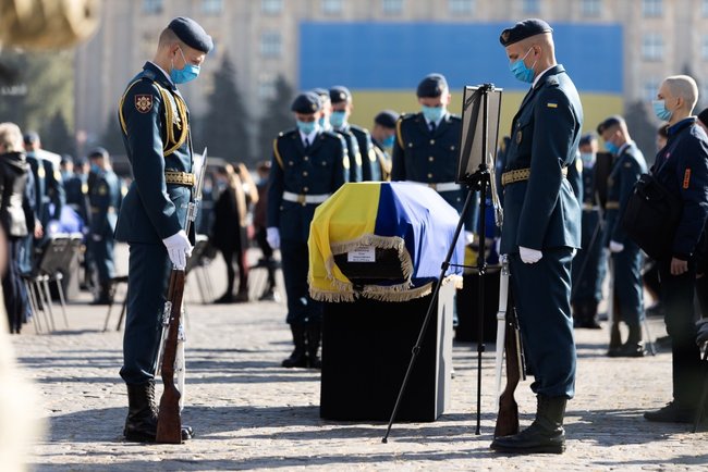 Ukraine leaders pay tribute to An-26 crash victims in Kharkiv 01