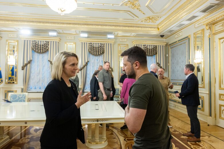 Zelensky thanked US Congress for HIMARS, missiles, and drones 05