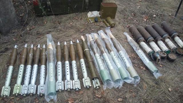 СБУ обнаружила на Луганщине заминированный схрон с боеприпасами 03 СБУ обнаружила на Луганщине заминированный схрон с боеприпасами 03