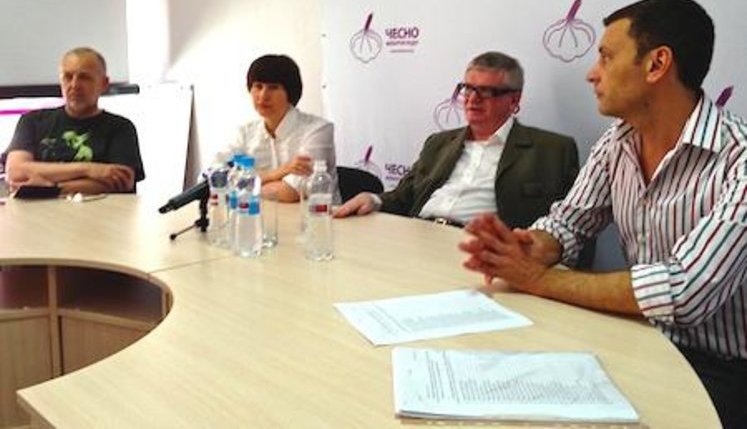 Кагаловский безвозмездно передает акции ТВі журналистам канала. ФОТОрепортаж