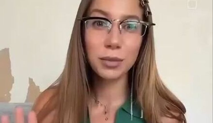 Russian woman whines that Wildberries is selling their "destroyed" goods on other marketplaces. VIDEO