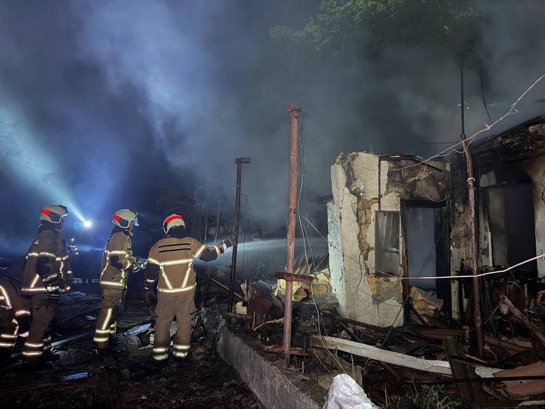Drone attack on Odesa: high-rise building damaged, four people injured