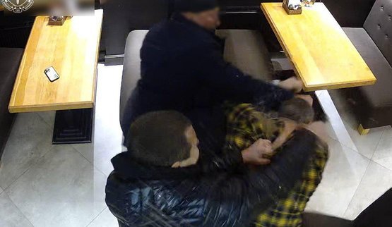 В Конотопе депутат областного совета с сыном избили военнослужащих