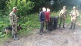 Двох контрабандистів, які намагалися переправити до Румунії 2 тис. пачок сигарет, затримано на Буковині, - Держприкордонслужба. ФОТО