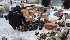 СБУ викрила розкрадання комплектуючих для військової бронетехніки на Хмельниччині