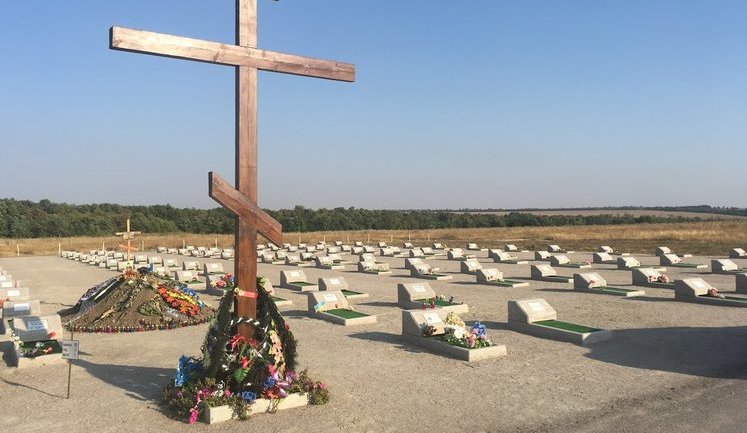 ДНК-экспертиза, пророчества экстрасенсов, атаки на страницу "Правого сектора". Мать спецназовца не верит в гибель сына