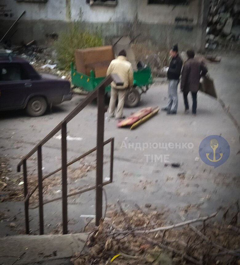 Looting is unofficially allowed in Mariupol, - Andriushchenko 01