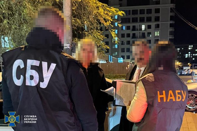 Судья и адвокат из Одессы требовали взятку за решение