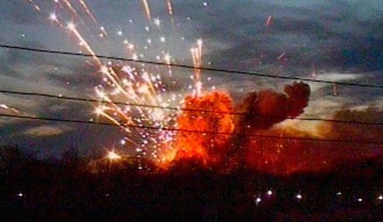 Bellingcat проводить розслідування вибухів на військових складах в Україні, - Грозєв
