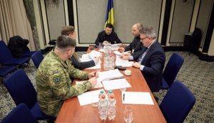 Зеленський і перемовна команда