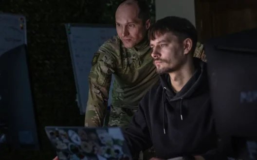 Дозвіл на виїзд за кордон до 23 років - це абсолютно безглузде рішення, - Бутусов