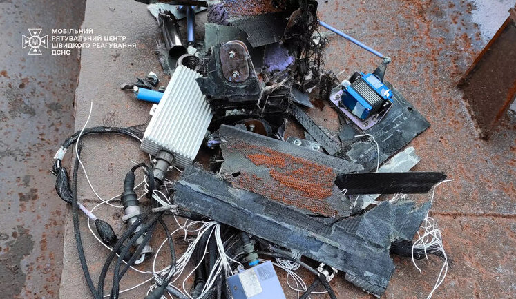 EOD divers recover wreckage of Shahed from Dnipro near Kyiv. PHOTOS