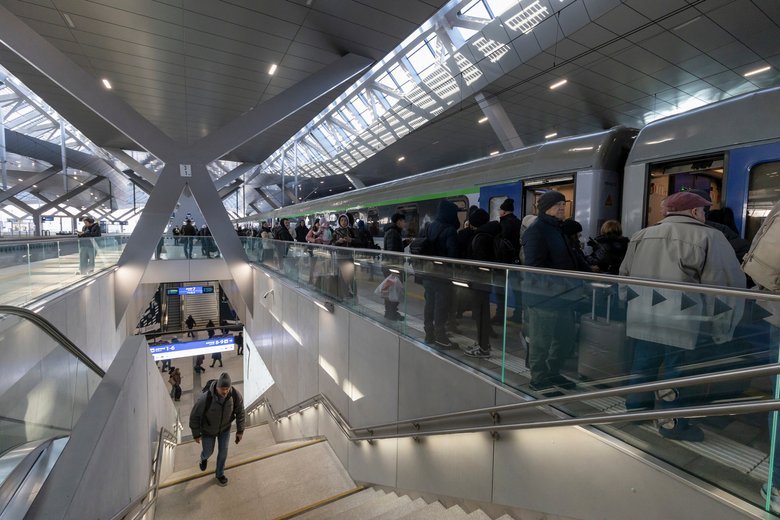 У Варшаві після ремонту відкрили один із найбільших вокзалів Польщі