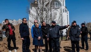 Сенаторы США увидели ужасы войны в Буче и Бородянке