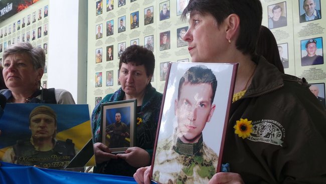 Марш матерів України відбувся у центрі Києва 18