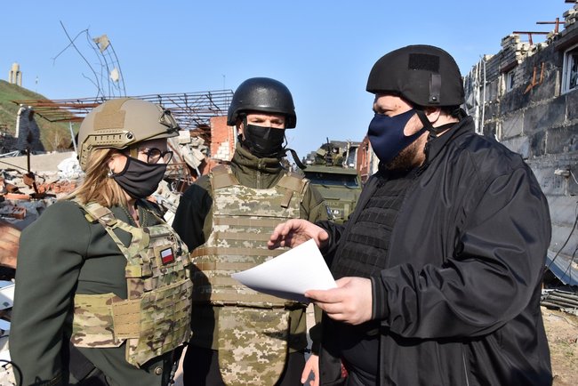 Віцемаршалок Сейму Польщі Госієвська і віцеспікер Сейму Литви Саударгас відвідали зруйноване найманцями РФ Широкине 10