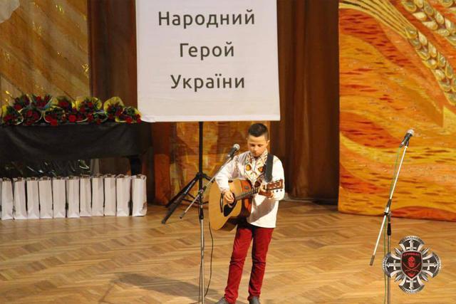 У Вінниці нагородили 12 Народних Героїв України 25