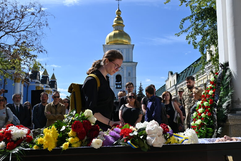 Із померлим релігієзнавцем Ігорем Козловським, який провів майже 2 роки у полоні ДНР, попрощалися у Києві 11