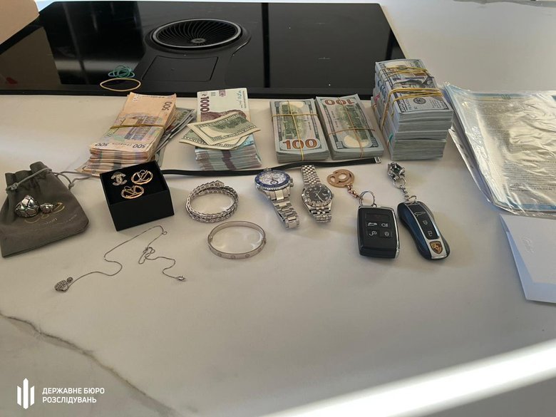 Кіберзлочинна група: на Закарпатті затримано співучасника