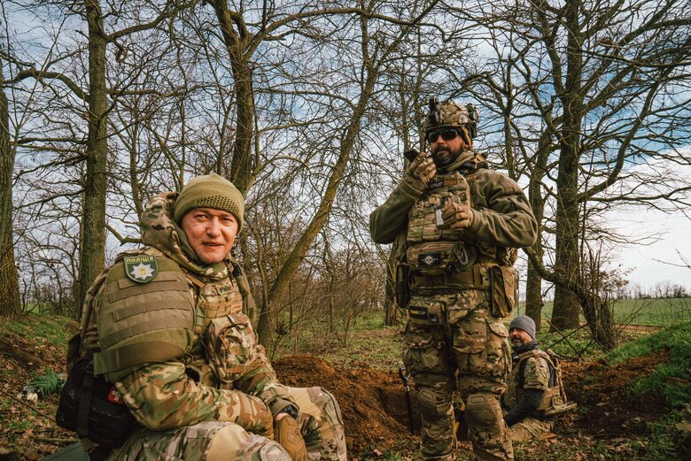 Рядовий патрульної поліції Леонід Остальцев: Приємно, коли в радіоефірі кричить чувак про пряме влучання в ціль за 40 км від тебе. А це ти її знайшов 03