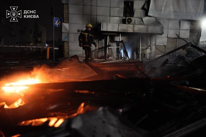 Наслідки обстрілу Києва від ДСНС