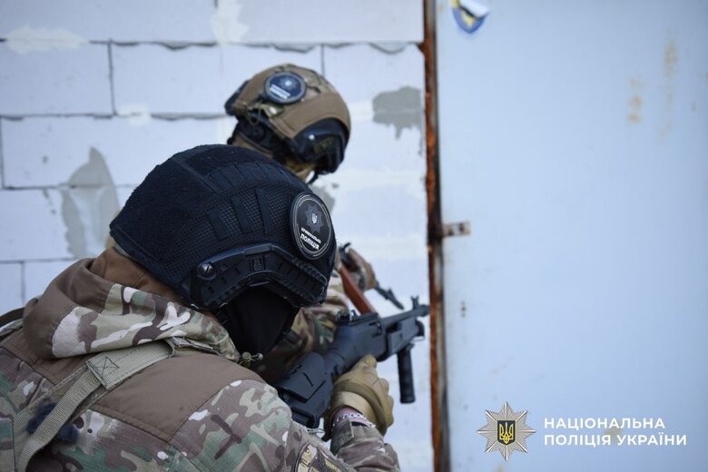Нацполиция обезвредила крупнейшее наркогруппировку в Украине