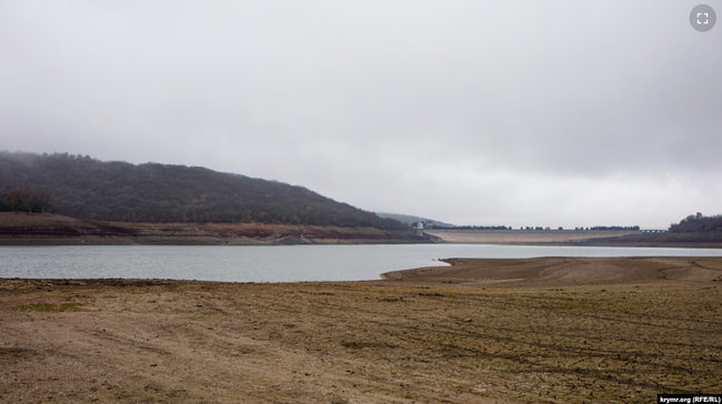 Третье по размеру водохранилище Крыма обмелело на 80% 04