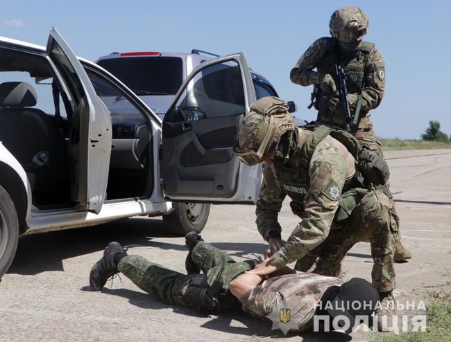 Спецподразделение КОРД Донецкой области провело учения по задержанию преступников, передвигающихся на автомобиле 03