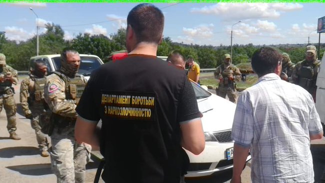 Группа, занимавшаяся сбытом наркотиков, задержана в Новой Каховке, - Нацполиция 01