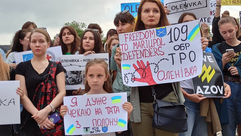 Акция Оленовка - новый Освенцим, организованная родственниками пленных защитников Азовстали, прошла в центре Киева 58
