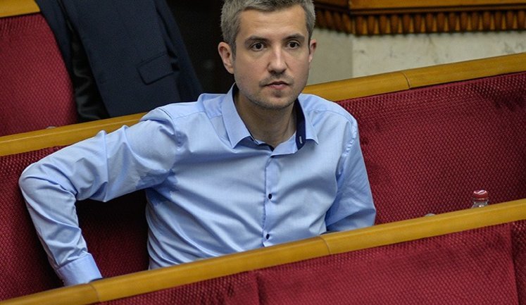 Holos MP Tsabal submits letter to resign mandate