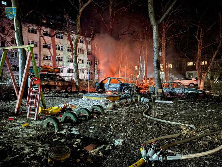 Russian terrorists attack Odesa at night with strike drones, there are victims 08