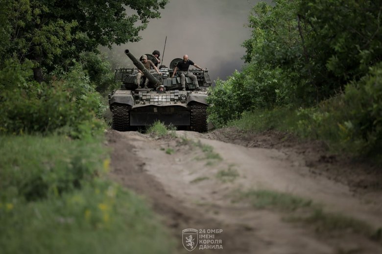 Зеленский поздравил с Днем танковых войск Украины