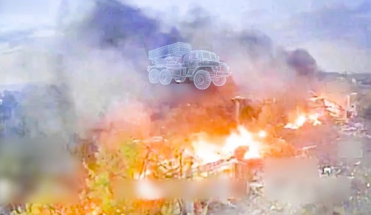 Бійці 225-го ОШП знищили російський БМ-21 "Град" із боєкомплектом - після удару сталася потужна детонація. ВIДЕО