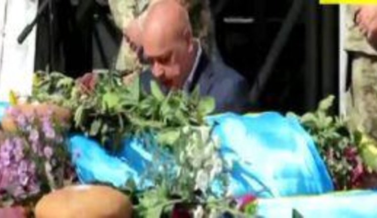 "Forgive Us. This Is Our Fault, Too" - Head of Luhansk Region Moskal Kneels Before Coffins of Dead Soldiers. VIDEO